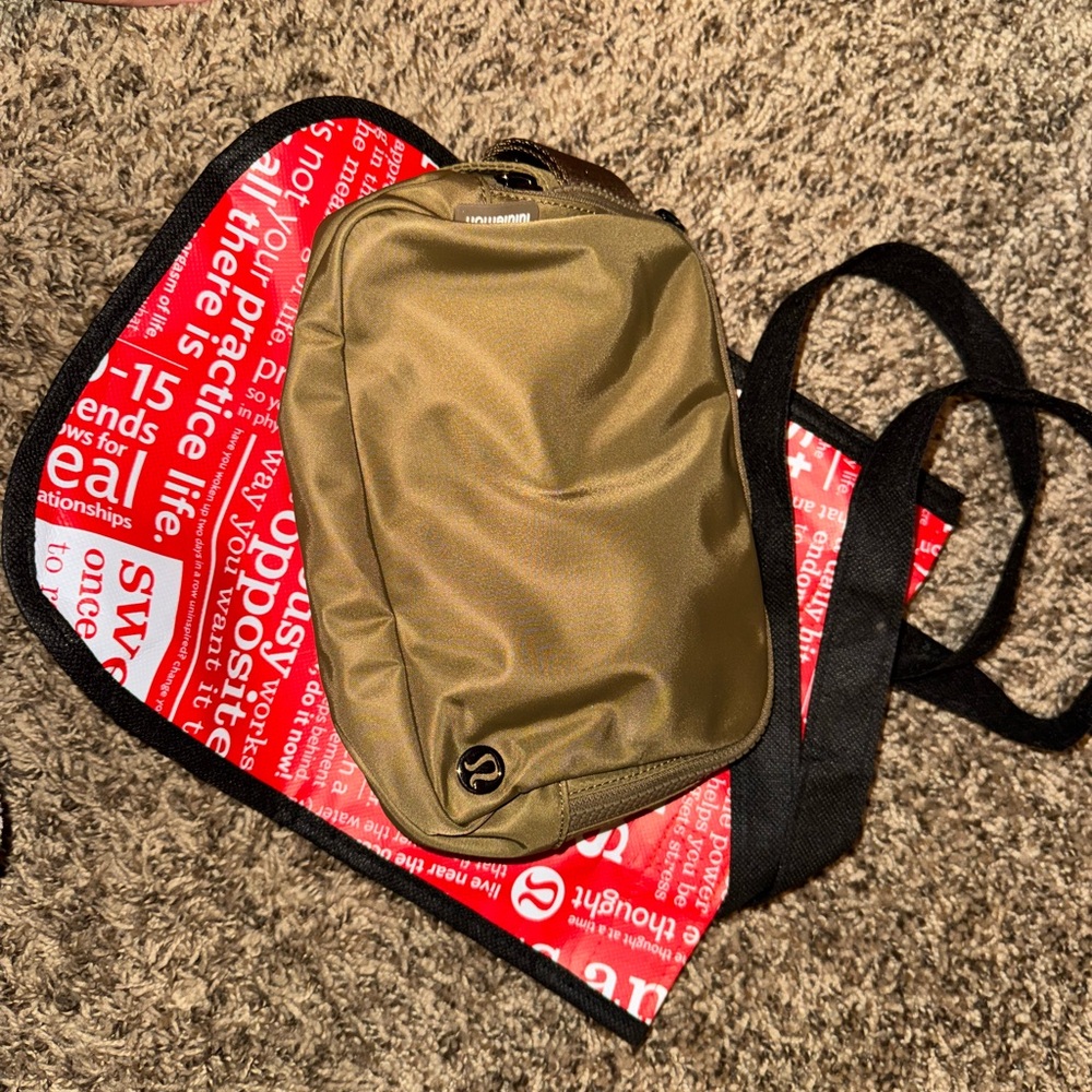 Lululemon belt bag 2L